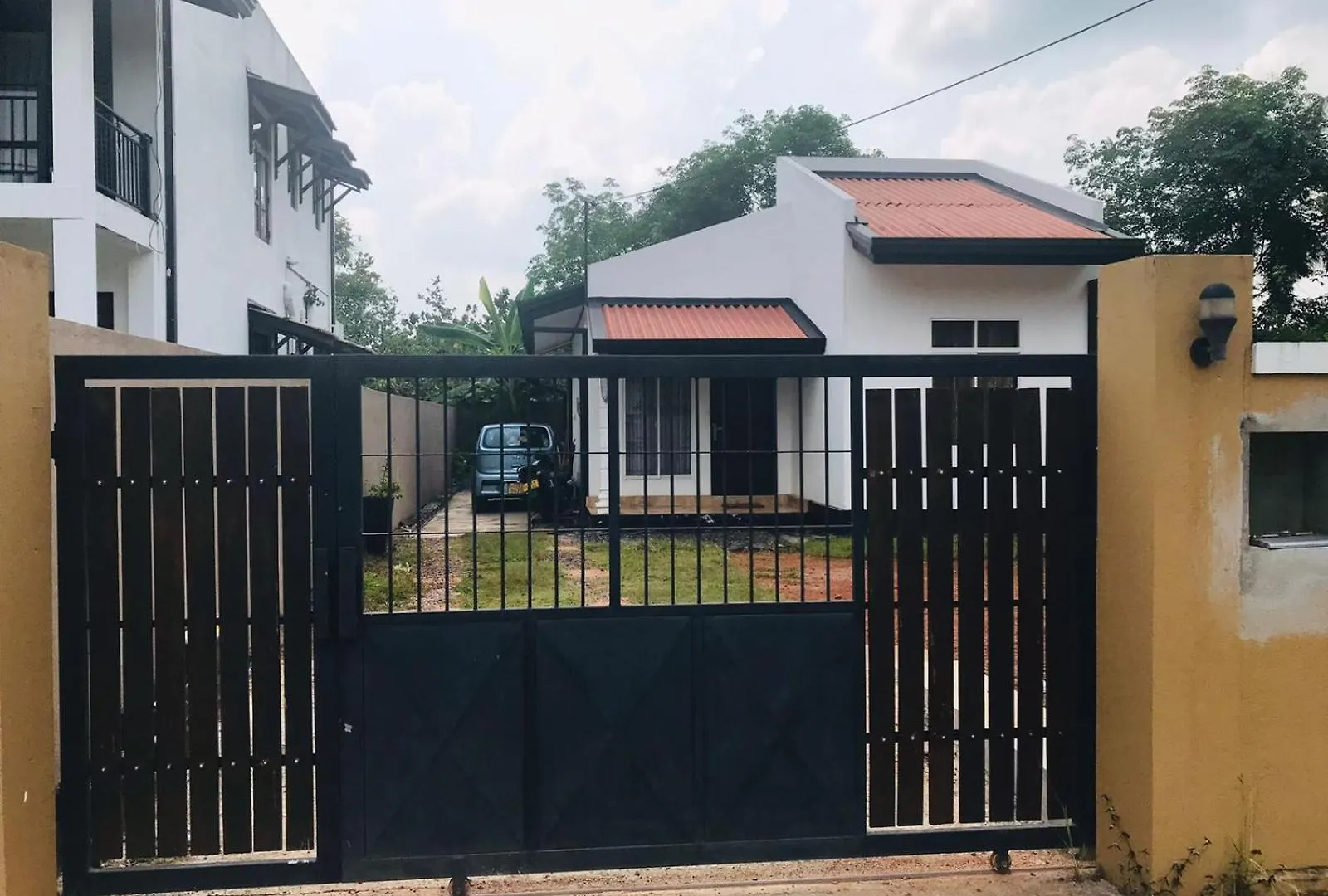 The Universal Transit Villa Katunayake 0*,  Sri Lanka