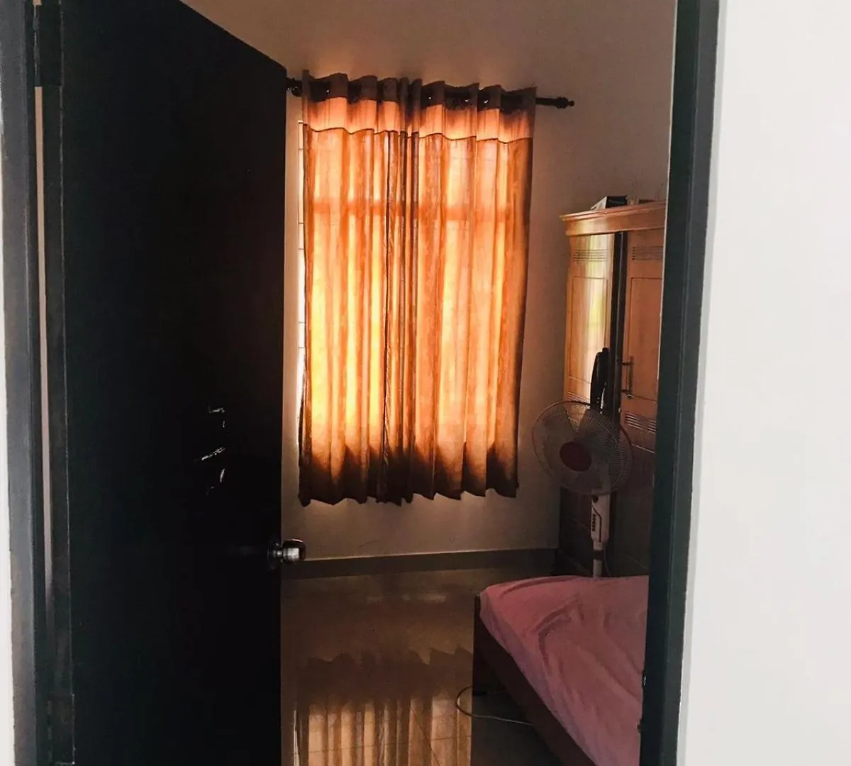 The Universal Transit Villa Katunayake 0*,