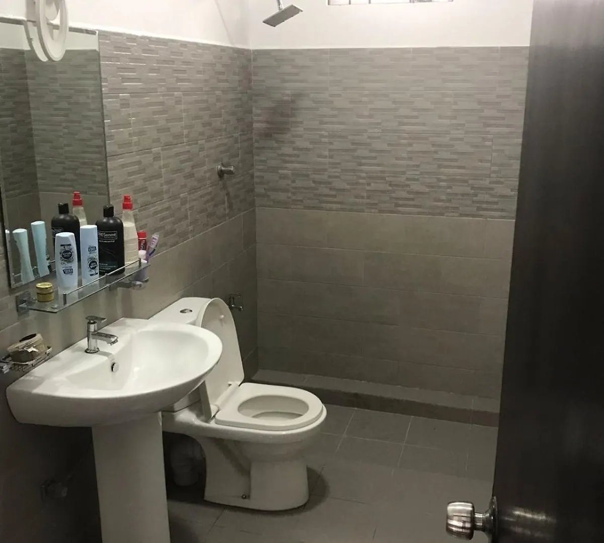 Bed & Breakfast The Universal Transit Villa Katunayake